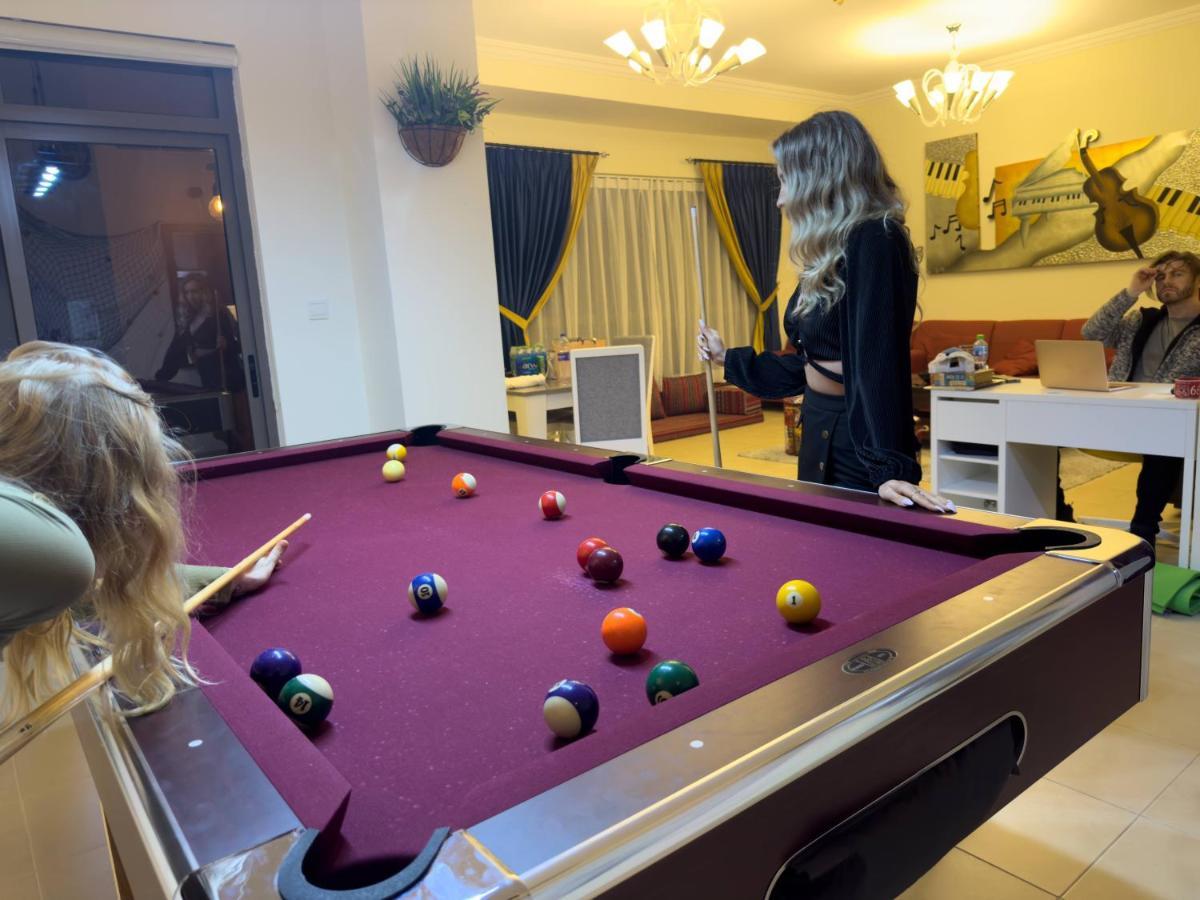 Route 66 Beach Hostel Dubaj Kültér fotó