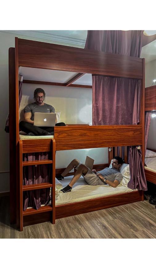 Route 66 Beach Hostel Dubaj Kültér fotó